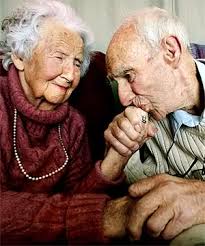 Liefde tussen oudere mensen. Wat is ware liefde?